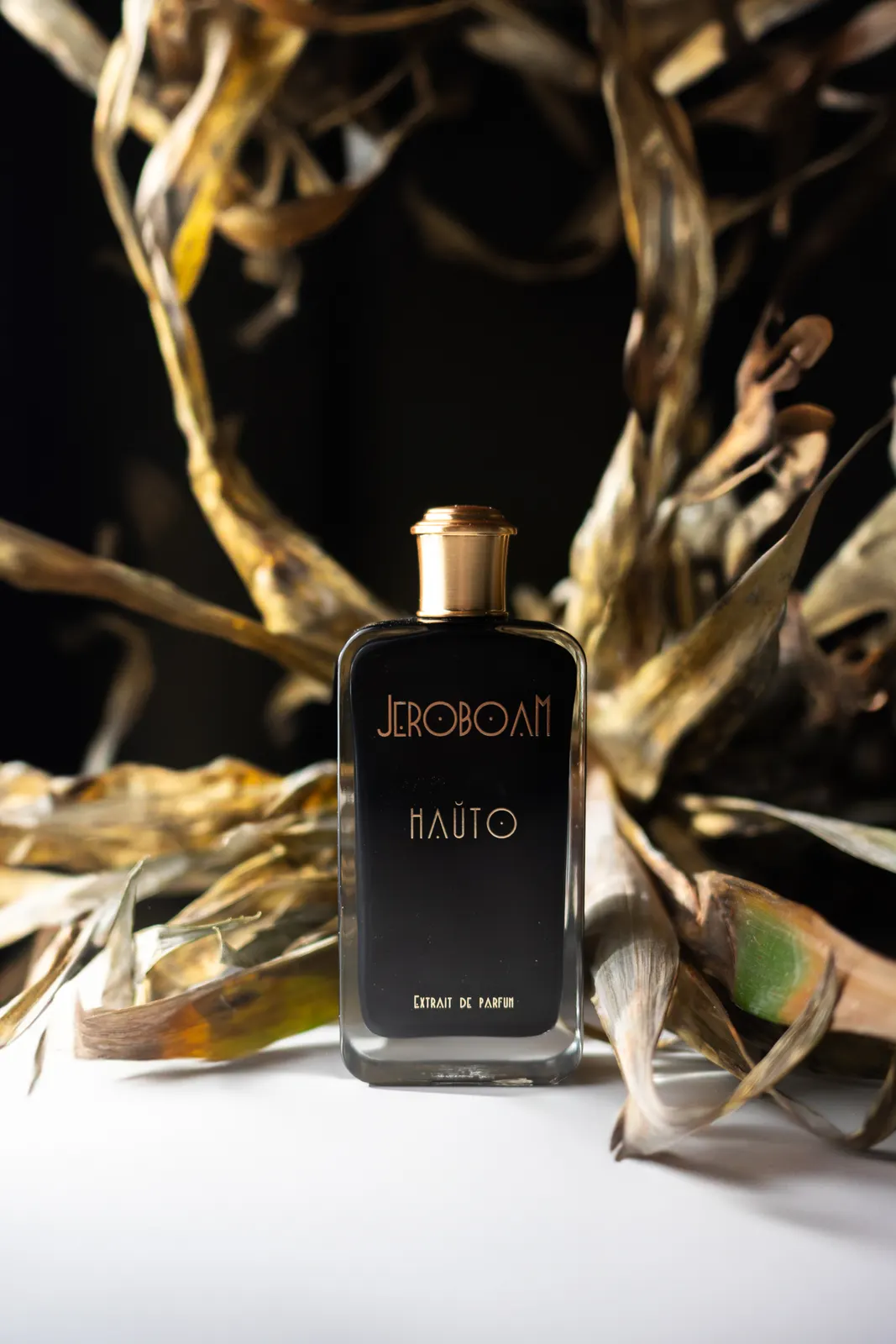 Packshot or lifestyle product photo: which to choose?
