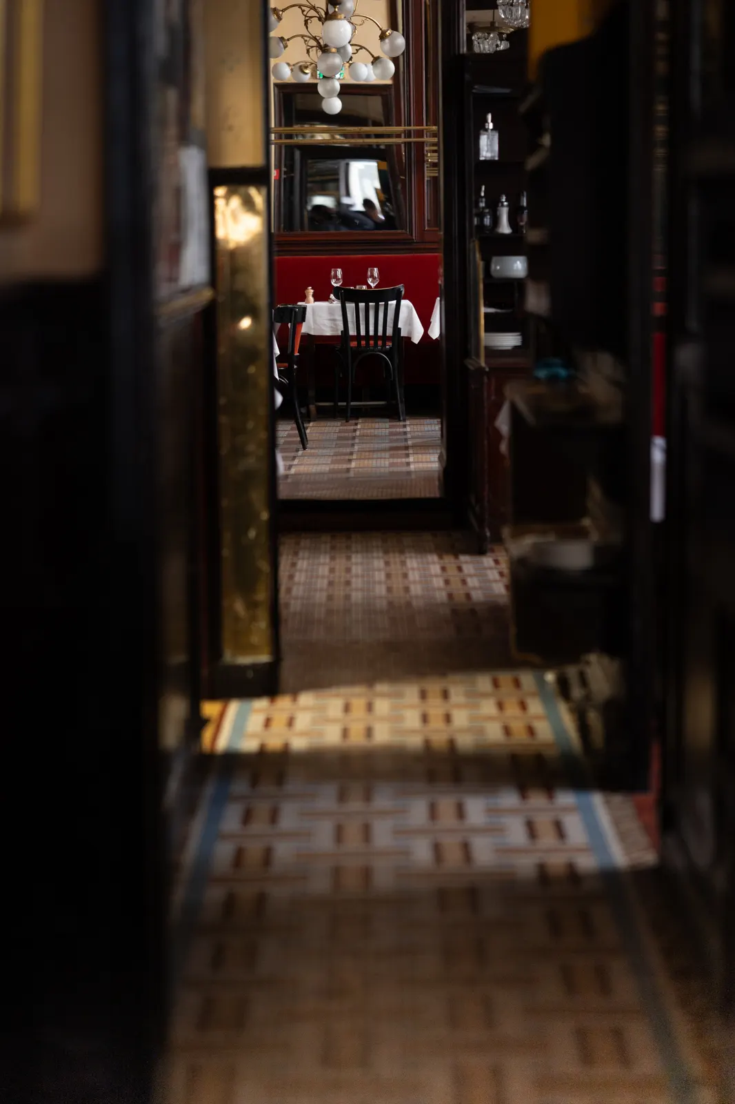 Au Petit Riche, Paris : photographie de Jordan Sapally (46/106)