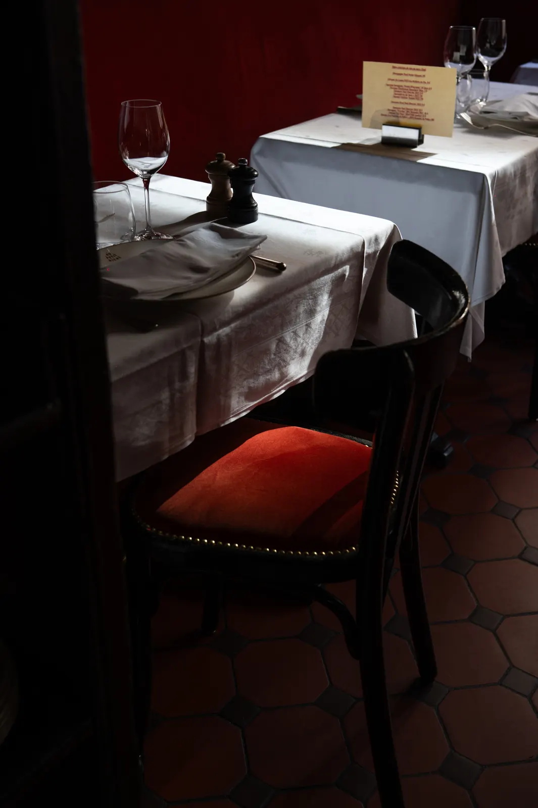 Au Petit Riche, Paris : photographie de Jordan Sapally (57/106)
