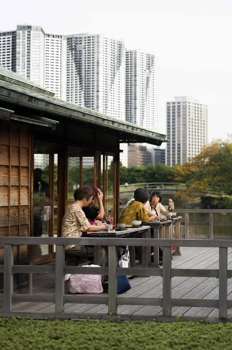 Japon: photograph by Jordan Sapally (14/213)